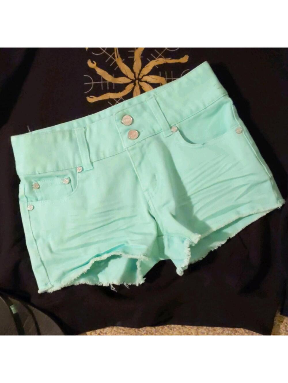 Refuge Light Green Short Shorts . Size 4